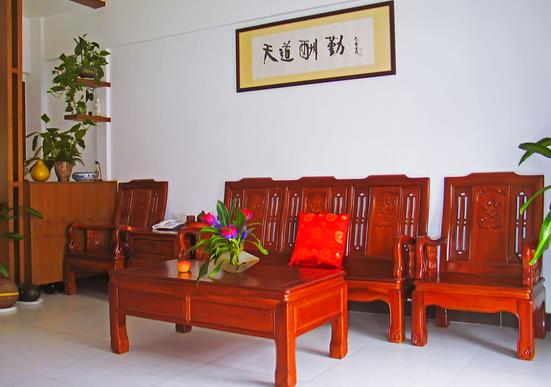 紅木家具企業(yè)30%銷售渠道為私人定制.jpg 紅木家具企業(yè)30%銷售渠道為私人定制.jpg