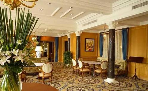 實木護墻板.jpg 實木護墻板.jpg