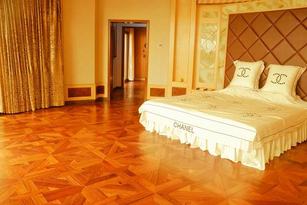 地板企業(yè)征戰(zhàn)"江湖"如何才能"稱霸"?.jpg 地板企業(yè)征戰(zhàn)"江湖"如何才能"稱霸"?.jpg