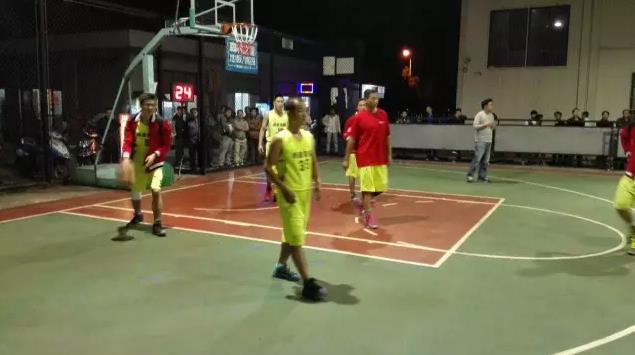 森林之星VS大王椰籃球友誼賽 激情上演.jpg 森林之星VS大王椰籃球友誼賽 激情上演.jpg