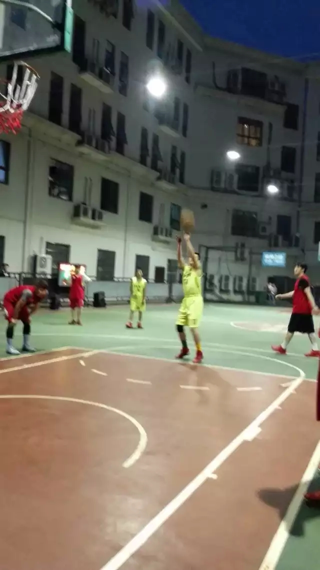 森林之星VS大王椰籃球友誼賽 激情上演.jpg 森林之星VS大王椰籃球友誼賽 激情上演.jpg