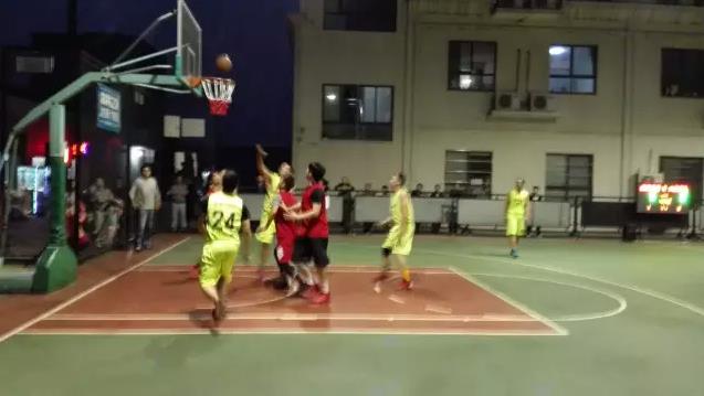 森林之星VS大王椰籃球友誼賽 激情上演.jpg 森林之星VS大王椰籃球友誼賽 激情上演.jpg