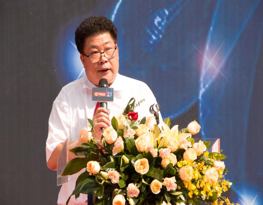 大自然家居執行董事兼高級顧問佘建彬致辭.jpg 大自然家居執行董事兼高級顧問佘建彬致辭.jpg