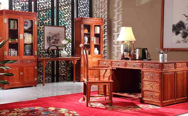 紅木家居市場(chǎng)持續(xù)調(diào)整 買家回歸理性.jpg 紅木家居市場(chǎng)持續(xù)調(diào)整 買家回歸理性.jpg