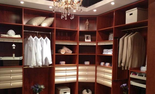 競爭大戰未消,衣柜企業需找準適合自己的變革之路.jpg 競爭大戰未消,衣柜企業需找準適合自己的變革之路.jpg