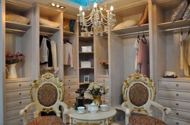 定制衣柜業(yè)行業(yè)問題逐漸暴露,遭遇消費者“潑冷水”.jpg 定制衣柜業(yè)行業(yè)問題逐漸暴露,遭遇消費者“潑冷水”.jpg