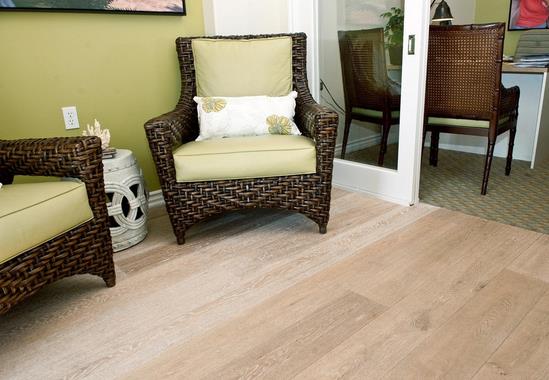 高性價比產品,才是地板企業制勝年底市場的重要武器.jpg 高性價比產品,才是地板企業制勝年底市場的重要武器.jpg