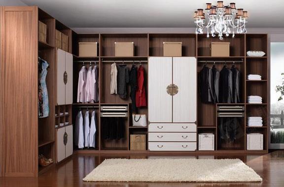 衣柜行業產能過剩問題日益凸顯 拓展渠道才是王道.jpg 衣柜行業產能過剩問題日益凸顯 拓展渠道才是王道.jpg