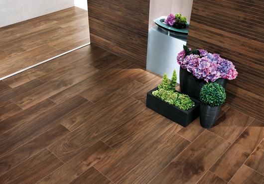 地板企業(yè)或可借助轉(zhuǎn)型緩解產(chǎn)能過剩壓力.jpg 地板企業(yè)或可借助轉(zhuǎn)型緩解產(chǎn)能過剩壓力.jpg