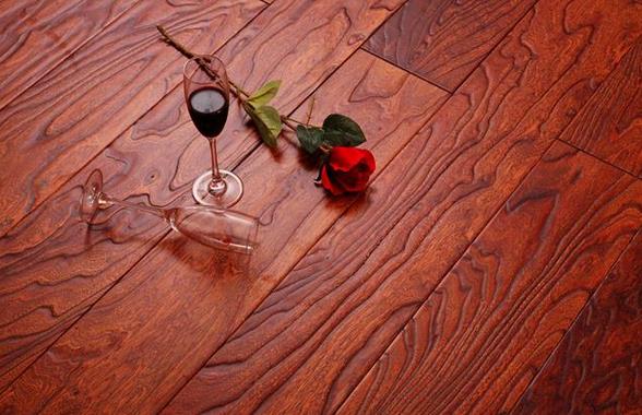 地板企業借助互聯網或能夠更大程度打開消費市場.jpg 地板企業借助互聯網或能夠更大程度打開消費市場.jpg