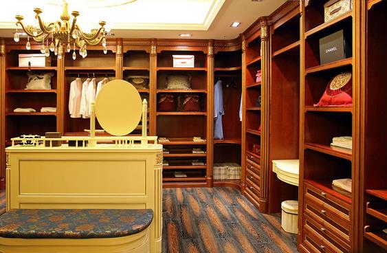 衣柜企業(yè)結(jié)合自身的實(shí)際情況,向多元化之路進(jìn)軍.jpg 衣柜企業(yè)結(jié)合自身的實(shí)際情況,向多元化之路進(jìn)軍.jpg