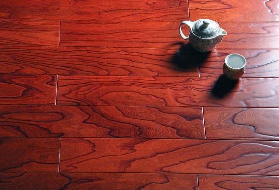 地板企業需辯證看待電商趨勢.jpg 地板企業需辯證看待電商趨勢.jpg