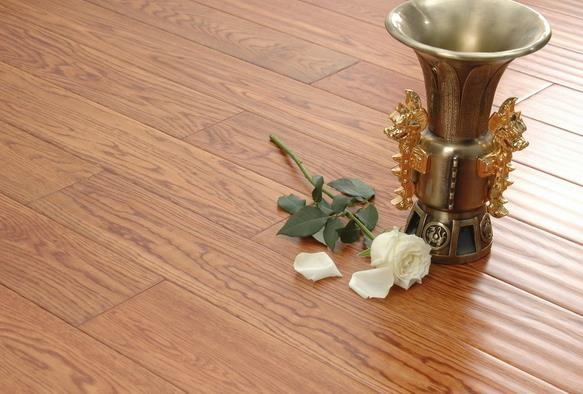 地板企業在發展過程中必須要注重服務建設.jpg 地板企業在發展過程中必須要注重服務建設.jpg