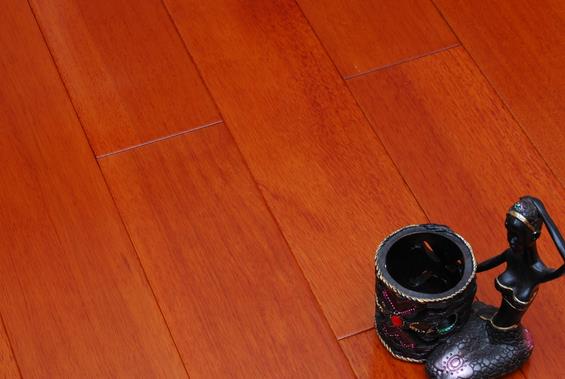 產(chǎn)品是否能滿足消費(fèi)者需求,決定了地板企業(yè)未來(lái)命運(yùn).jpg 產(chǎn)品是否能滿足消費(fèi)者需求,決定了地板企業(yè)未來(lái)命運(yùn).jpg