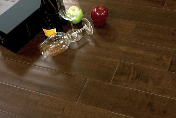 地板企業(yè)需注重思維和服務(wù)上的轉(zhuǎn)變.jpg 地板企業(yè)需注重思維和服務(wù)上的轉(zhuǎn)變.jpg