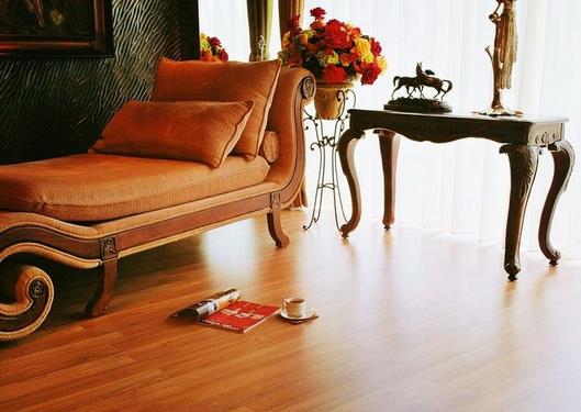 地板企業(yè)必須要加強自身實力的打造.jpg 地板企業(yè)必須要加強自身實力的打造.jpg