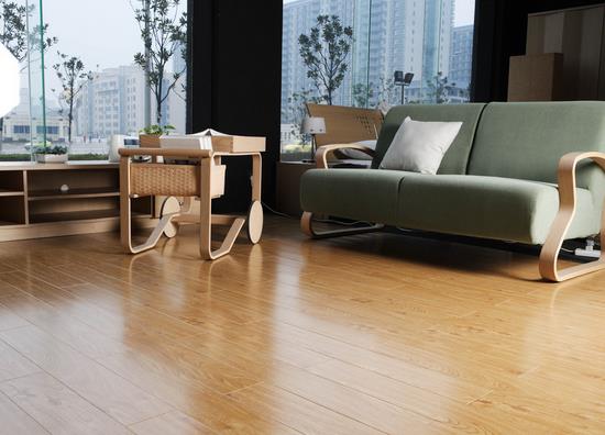 互聯網市場上競爭復雜使地板企業不斷創新發展模式.jpg 互聯網市場上競爭復雜使地板企業不斷創新發展模式.jpg