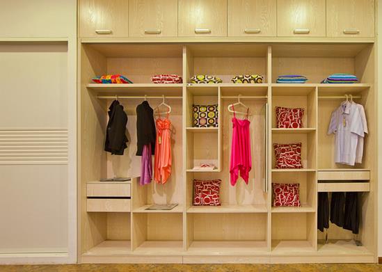 衣柜產品需從用戶的角度出發,提供給用戶獨特的需求.jpg 衣柜產品需從用戶的角度出發,提供給用戶獨特的需求.jpg