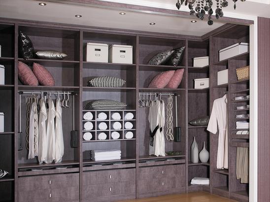 面對(duì)互聯(lián)網(wǎng)家裝帶來(lái)的市場(chǎng)商機(jī),衣柜企業(yè)如何搭乘這趟便車(chē).jpg 面對(duì)互聯(lián)網(wǎng)家裝帶來(lái)的市場(chǎng)商機(jī),衣柜企業(yè)如何搭乘這趟便車(chē).jpg