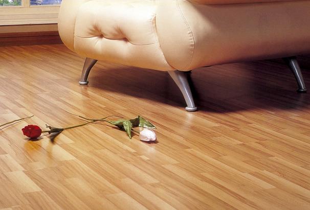 強化、實木、實木復合地板最簡單實用保養方法.jpg 強化、實木、實木復合地板最簡單實用保養方法.jpg