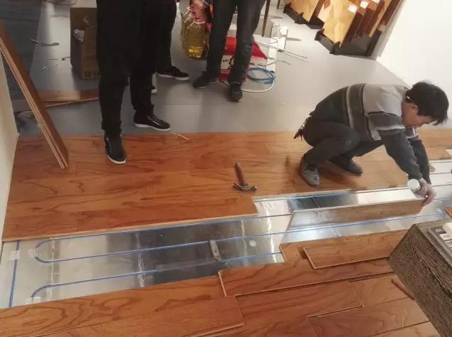 南京李洋地板輕松實現體驗式營銷.jpg 南京李洋地板輕松實現體驗式營銷.jpg