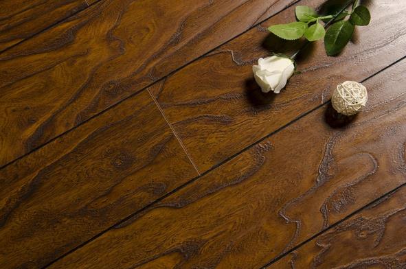 地板企業(yè)在不斷努力拼搏中奮勇向前.jpg 地板企業(yè)在不斷努力拼搏中奮勇向前.jpg