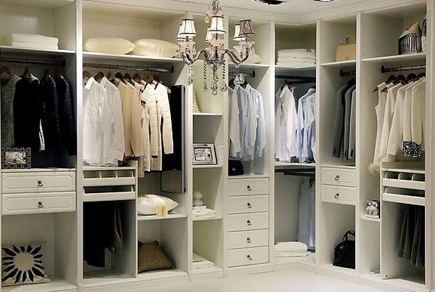 衣柜行業渠道爭奪戰越來越激烈.jpg 衣柜行業渠道爭奪戰越來越激烈.jpg