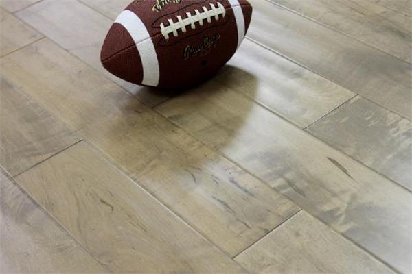 逆勢之下地板企業需注重市場變革.jpg 逆勢之下地板企業需注重市場變革.jpg