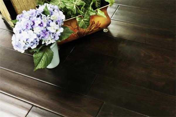 地板企業想要抵御“寒冬”的侵襲,還需從自身著手.jpg 地板企業想要抵御“寒冬”的侵襲,還需從自身著手.jpg