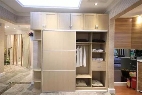 四套經(jīng)典臥室設(shè)計案例分享.jpg 四套經(jīng)典臥室設(shè)計案例分享.jpg