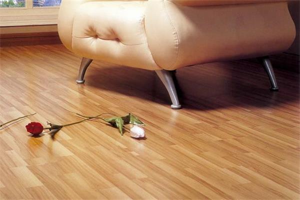 地板企業(yè)借助新媒體謀得發(fā)展.jpg 地板企業(yè)借助新媒體謀得發(fā)展.jpg