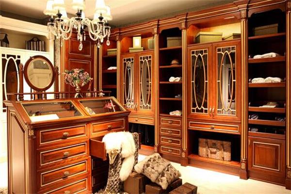 家居品牌為何紛紛挑戰定制家居.jpg 家居品牌為何紛紛挑戰定制家居.jpg