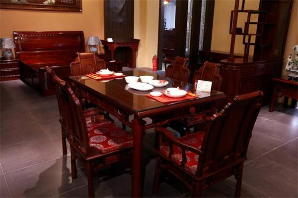 富二代盜竊紅木家居還債!