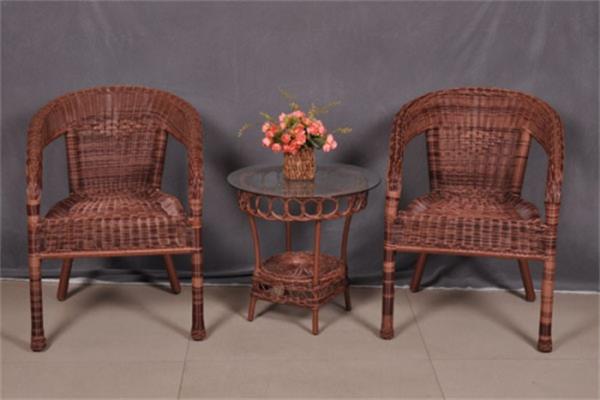 專業(yè)修復(fù)師給家居做“整形美容” 專業(yè)修復(fù)師給家居做“整形美容”