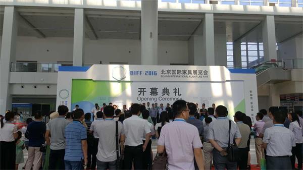 在第一面五星紅旗升起的地方看首屆家具展.jpg 在第一面五星紅旗升起的地方看首屆家具展.jpg