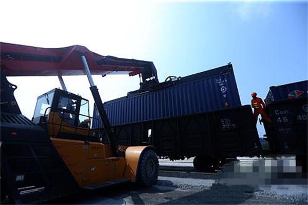 私家車家居運輸專列 私家車家居運輸專列