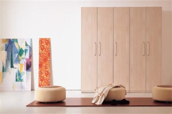 衣柜企業(yè)應(yīng)學(xué)會運用雙向思維 衣柜企業(yè)應(yīng)學(xué)會運用雙向思維