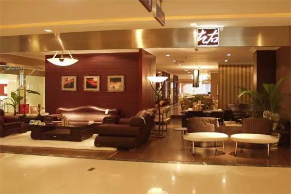 看沙發行業“四大家族”呼風喚雨 看沙發行業“四大家族”呼風喚雨