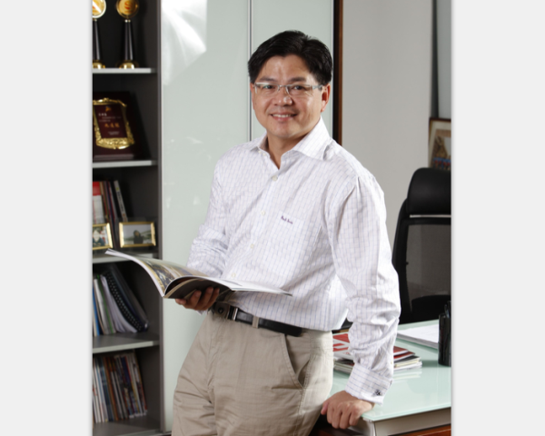 曾志文:木業(yè)世家·傳承經典 曾志文:木業(yè)世家·傳承經典