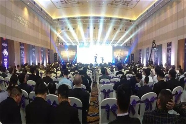 宏耐“醛無(wú)星座地板”——奏響環(huán)保&時(shí)尚交響曲 宏耐“醛無(wú)星座地板”——奏響環(huán)保&時(shí)尚交響曲