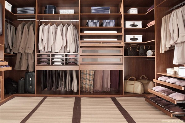 衣柜企業向“智造”轉型 需做好“功課” 衣柜企業向“智造”轉型 需做好“功課”