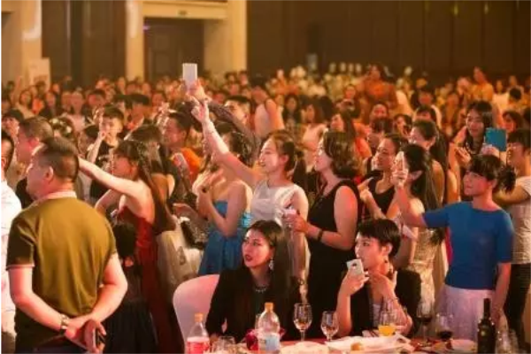 微商或將成為中國民間經濟重要引擎? 微商或將成為中國民間經濟重要引擎?