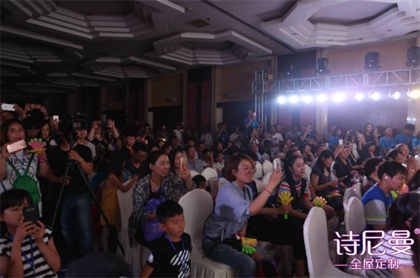 莫文蔚&張洪量攜手詩尼曼送出百萬豪禮 莫文蔚&張洪量攜手詩尼曼送出百萬豪禮