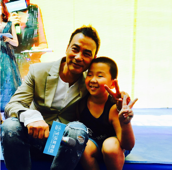 “我在生活家地板等你”任達(dá)華親切互動(dòng)來(lái)降溫 “我在生活家地板等你”任達(dá)華親切互動(dòng)來(lái)降溫