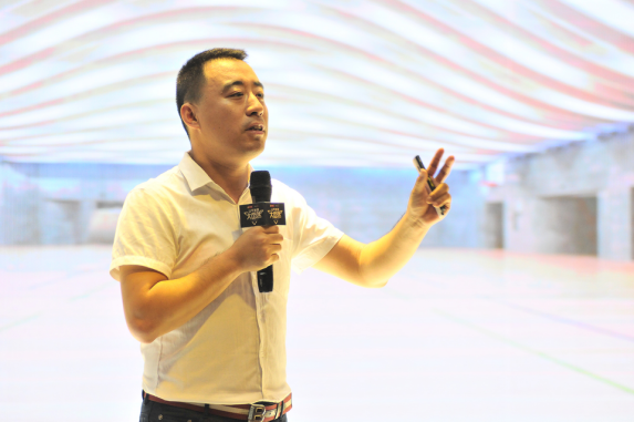 回歸設(shè)計初心,大自然家居與何武賢又約了 回歸設(shè)計初心,大自然家居與何武賢又約了