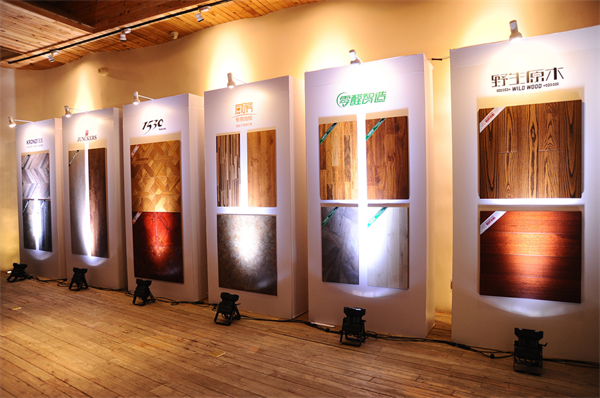 回歸設(shè)計初心,大自然家居與何武賢又約了 回歸設(shè)計初心,大自然家居與何武賢又約了