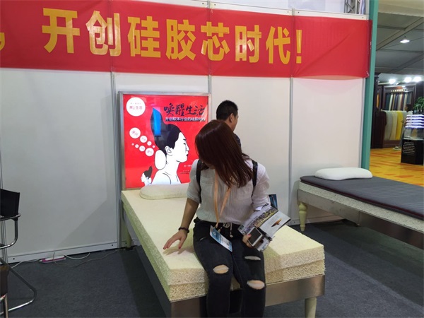 家裝市場呈新面貌 90后業主成為家居消費主力 家裝市場呈新面貌 90后業主成為家居消費主力