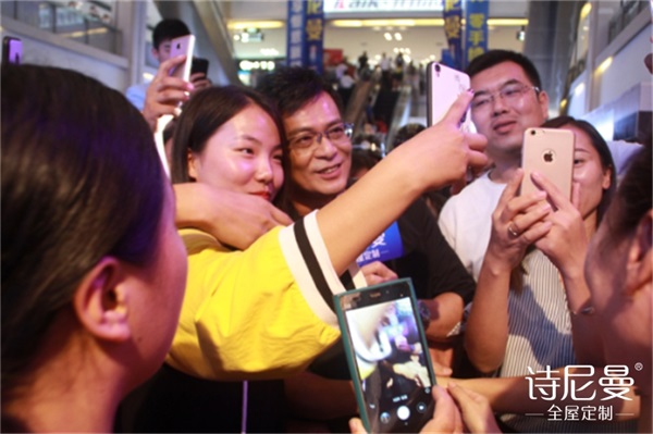 詩尼曼兩城開業(yè),金庸武俠過招大打出手! 詩尼曼兩城開業(yè),金庸武俠過招大打出手!