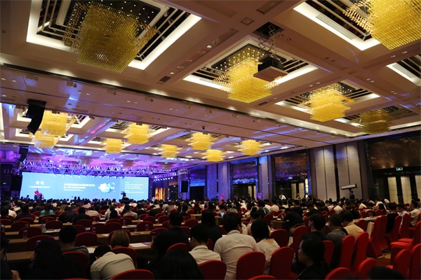 金意陶中國綠能新材高峰論壇暨KITO新材戰(zhàn)略發(fā)布會盛大召開 金意陶中國綠能新材高峰論壇暨KITO新材戰(zhàn)略發(fā)布會盛大召開