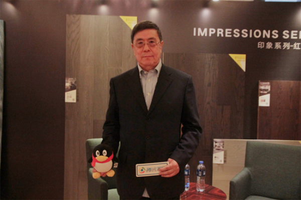 2018年1月27日,在中山利和希爾頓酒店舉辦的“謀勢·創未來”三林生活家十周年&戰略升級發布會上,生活家榮幸邀請到中國林產工業協會執行會長王滿、中國室內裝飾協會會長劉珝、國際木材科學院院士葉克林等行業大咖共聚,探討企業及地板行業的未來發展之路。 2018年1月27日,在中山利和希爾頓酒店舉辦的“謀勢·創未來”三林生活家十周年&戰略升級發布會上,生活家榮幸邀請到中國林產工業協會執行會長王滿、中國室內裝飾協會會長劉珝、國際木材科學院院士葉克林等行業大咖共聚,探討企業及地板行業的未來發展之路。